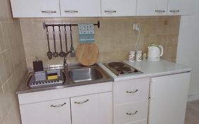 Apartment Green Free Private Parking